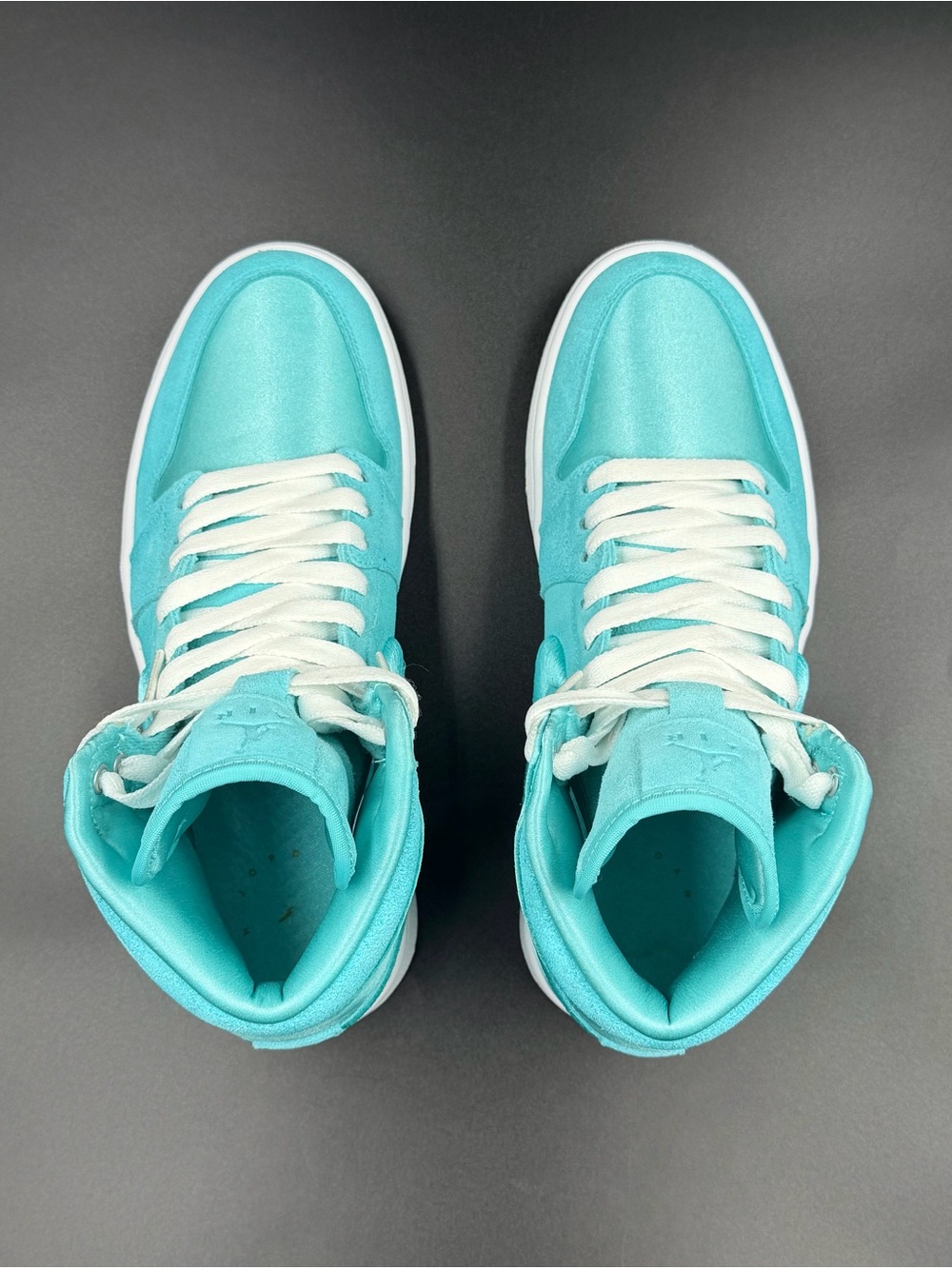 Wmns Air Jordan 1 Retro High 'Season of Her: Aqua' - Picture 3 of 11